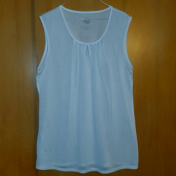 Truhearts White Tank Top with Keyhole Detail 1X - Picture 1 of 5